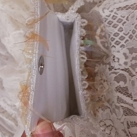 BRIDAL BEADED MINI BAG WITH IRRIDESCENT PLASTIC FEATHER LIKE EMBELLISHMENTS - Picture 4 of 4